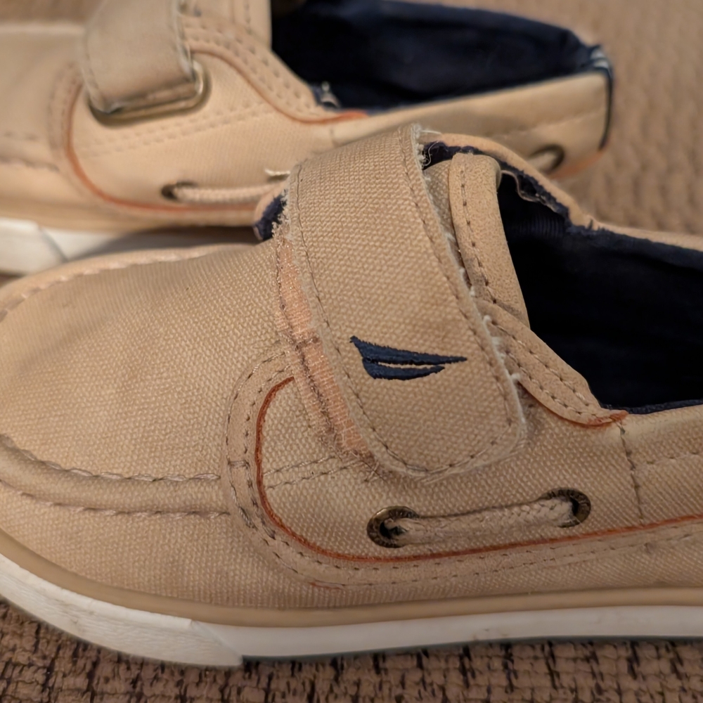 Nautica Boys Tan Dress Shoes (Never Worn)